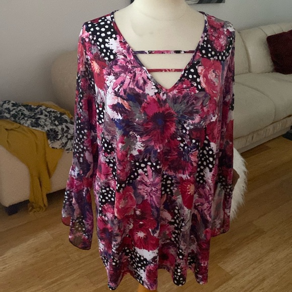 Diana belle!! women’s size 3X beautiful pink bell sleeve top - Picture 1 of 4